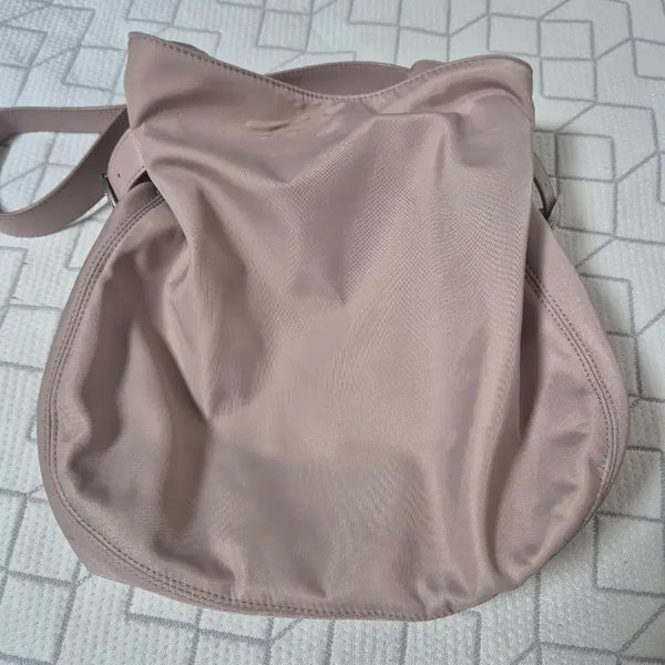 [BUNJANG] Lemaire Croissant Medium Bag Pink / 루에브르 삭드플로 핑크