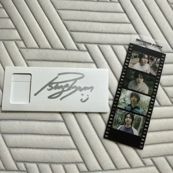 [BUNJANG] Dragon Pony Film Seopyeonghyeon Autographed 4-Cut Photo Tagyu Kwon Sehyeok Go Kanghoon / 네고가능)) 드래곤포니 싸인 필름 편성현 네컷 사진 포토 안태규 권세혁 고강훈