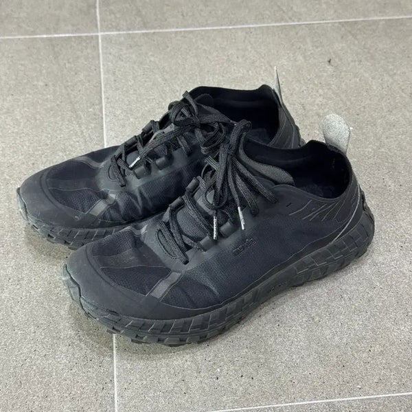 [BUNJANG] Noda 001 Stealth Black Hiking Boots (Size 295 / US 11.5) / 노다 001 스텔스 블랙 295 (US 11.5)