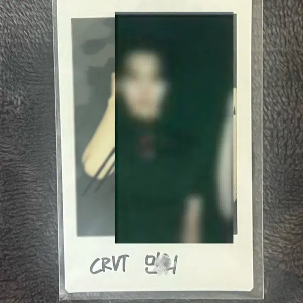 [BUNJANG] CRAVITY Minhee Signed Polaroid / 크래비티 민희 싸인 폴라
