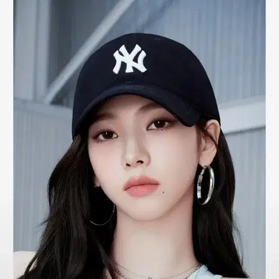 [BUNJANG] New Era White Cap / 카리나 모자