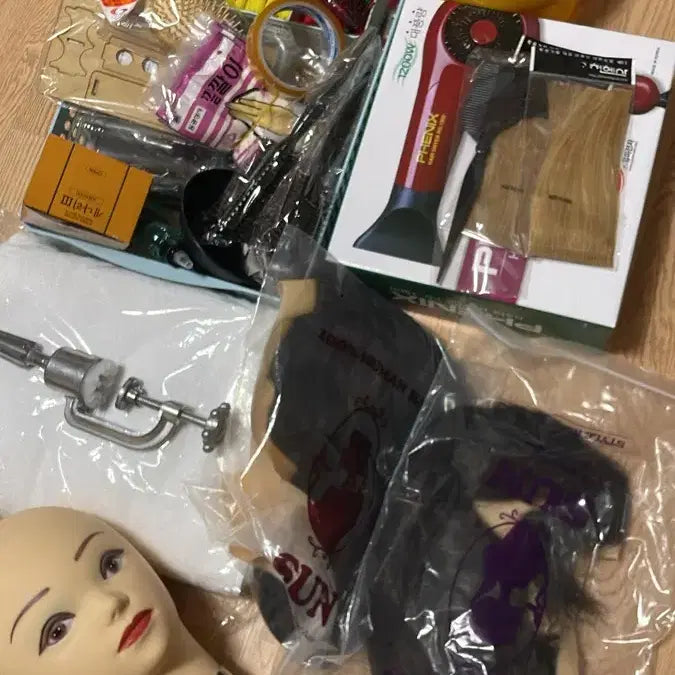 [BUNJANG] New Mannequin Head with Hairdressing Supplies / 미용 연습용 마네킹 포함 새것들 !