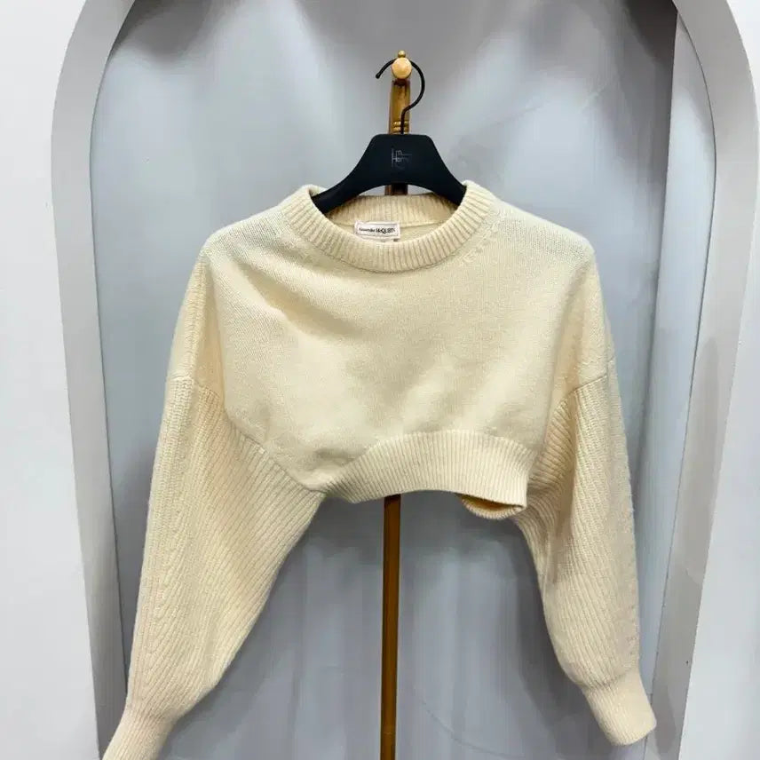 [BUNJANG] Alexander McQueen Cropped Knit M / 백화점판 알렉산더맥퀸 크롭 니트 M