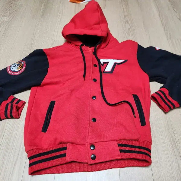 [BUNJANG] Kia Tigers Fleece Baseball Jumper / 기아타이거즈 기모 추동용 야구점퍼 사이즈 85~90 판매합니다.