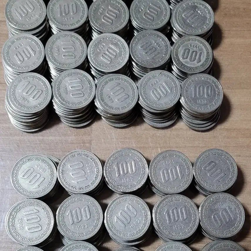 [BUNJANG] 1979 & 1982 Korean 100 Won Coin Bundle (350 pcs) / 동전 구도안  1979년 100원 200개 1982년 100원 150개 일괄