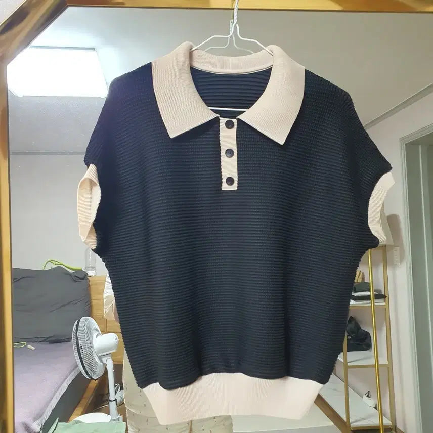 [BUNJANG] Pleated Collar Short Sleeve T-Shirt (Black, Brown) / 고퀄 플리츠 카라 반팔티셔츠(블랙,브라운)
