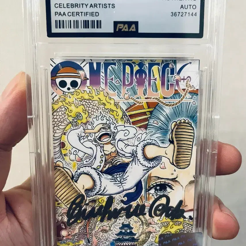 [BUNJANG] Eiichiro Oda Autographed "One Piece" Photocard with PAA Certified Case / 원피스 작가 오다 에이치로 친필싸인 포토카드  | PAA 인증 케이스 포함 | 소장용 최상급