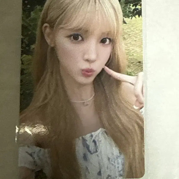 [BUNJANG] YooA Lemonade T-Shirt Photocard Version A / 유하 레몬탱 티셔츠 포카 A버전