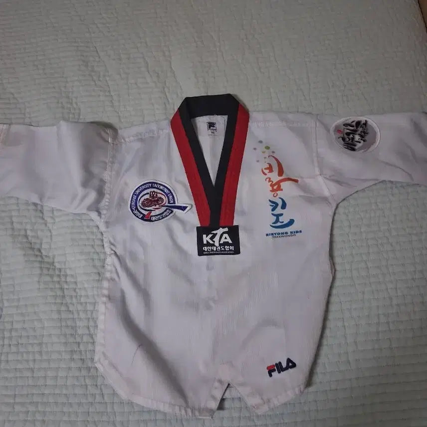 [BUNJANG] Fila Bireong Taekwondo Uniform Top - White / 휠라 비룡태권도 도복 상의 1벌 하얀색