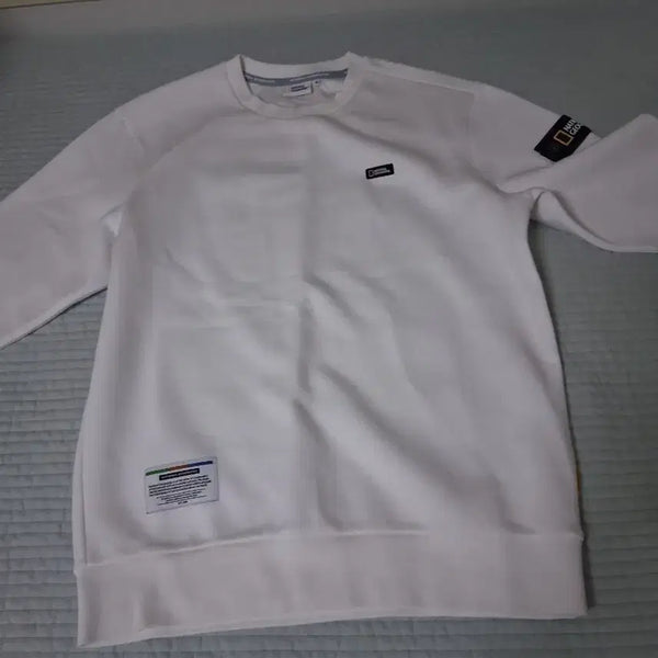 [BUNJANG] National Geographic White Sweatshirt / 내셔널지오그래픽 맨투맨 화이트