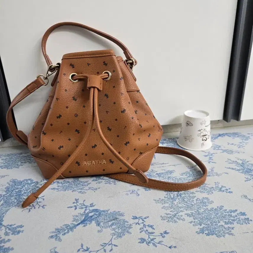 [BUNJANG] Agatha Drawstring Bag Brown / AGATHA 복조리백 브라운(새상품)