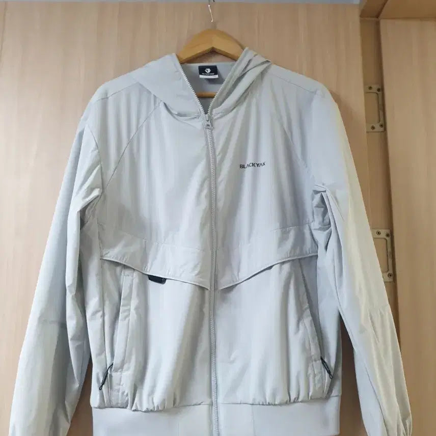 [BUNJANG] Blackyak Windbreaker Jacket / 블랙야크 바람막이