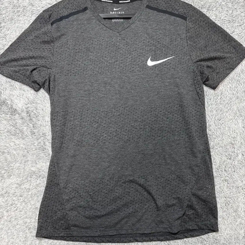 [BUNJANG] Nike Dri-FIT T-Shirt Dark Grey (M) / 나이키 드라이핏 반팔티 다크그레이(M)