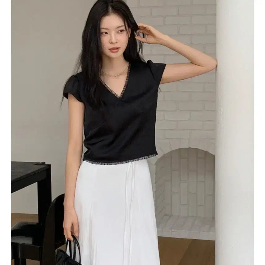 [BUNJANG] Edmore Glow Chiffon Lace Crop Blouse Black / 에드모어 글로우 쉬폰 레이스 크롭 블라우스 블랙