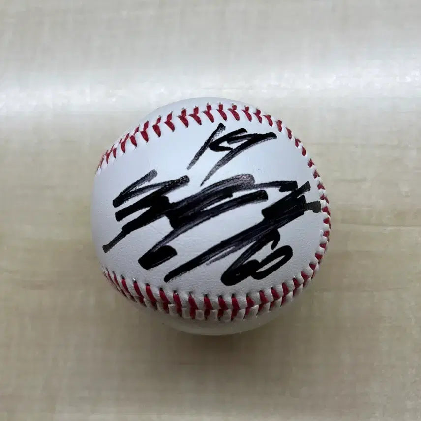 [BUNJANG] KT Wiz Park Young-hyun Autographed Baseball / kt위즈 박영현 싸인볼
