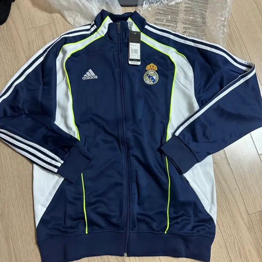 [BUNJANG] Real Madrid Training Jacket L Size New / 레알마드리드 트레이닝 자켓 L 사이즈 새상품