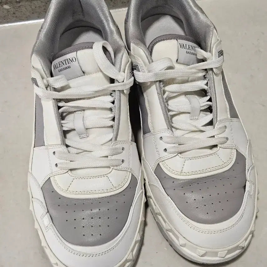 [BUNJANG] Valentino Garavani Rockstud Untitled Sneakers / 발렌티노 프리도트 스니커즈 41사이즈 판매