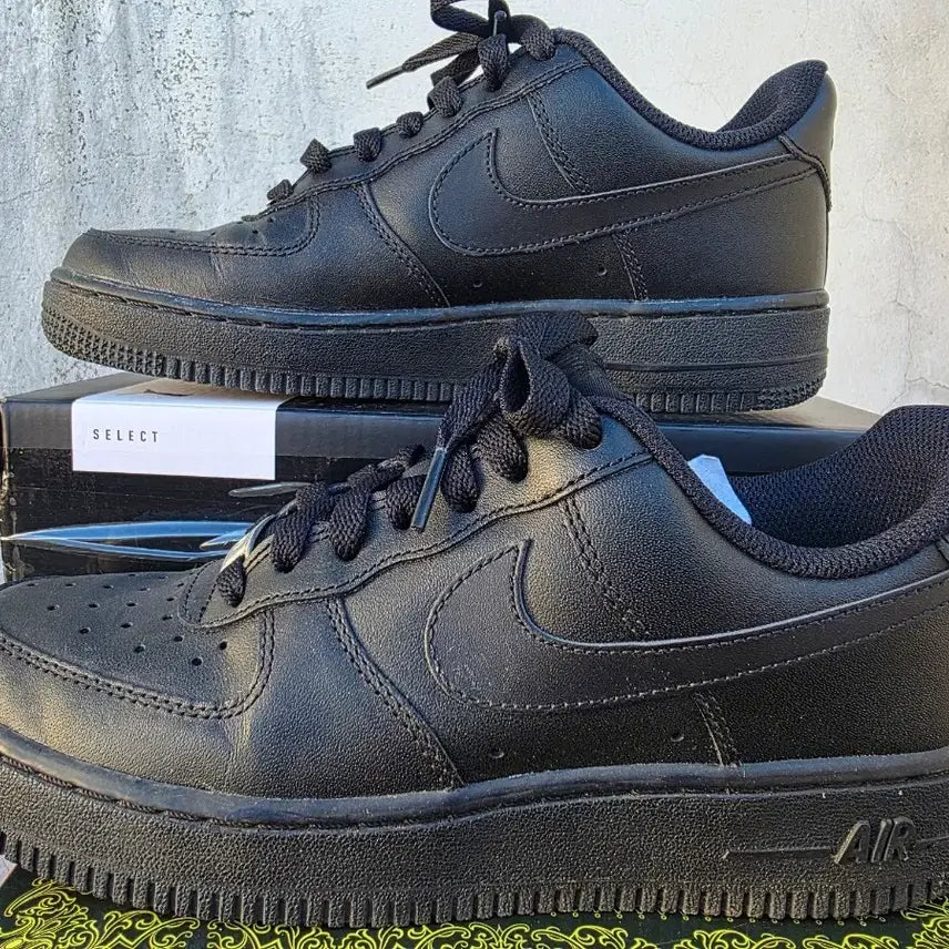 [BUNJANG] Nike Air Force 1 '07 Low Triple Black / 나이키 에어 포스 1 '07 로우 트리플 블랙 240