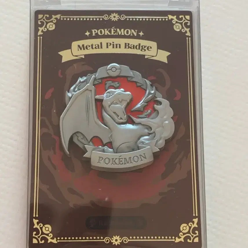 [BUNJANG] Pokemon Charizard Eternal Antique Metal Pin Badge / 리자몽 메탈 핀뱃지 포켓몬 스토어 ETERNAL ANTIQUE METAL