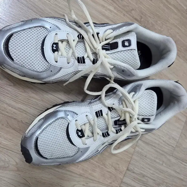 [BUNJANG] New Balance 240L Sneakers / 뉴발란스 240L 275사이즈