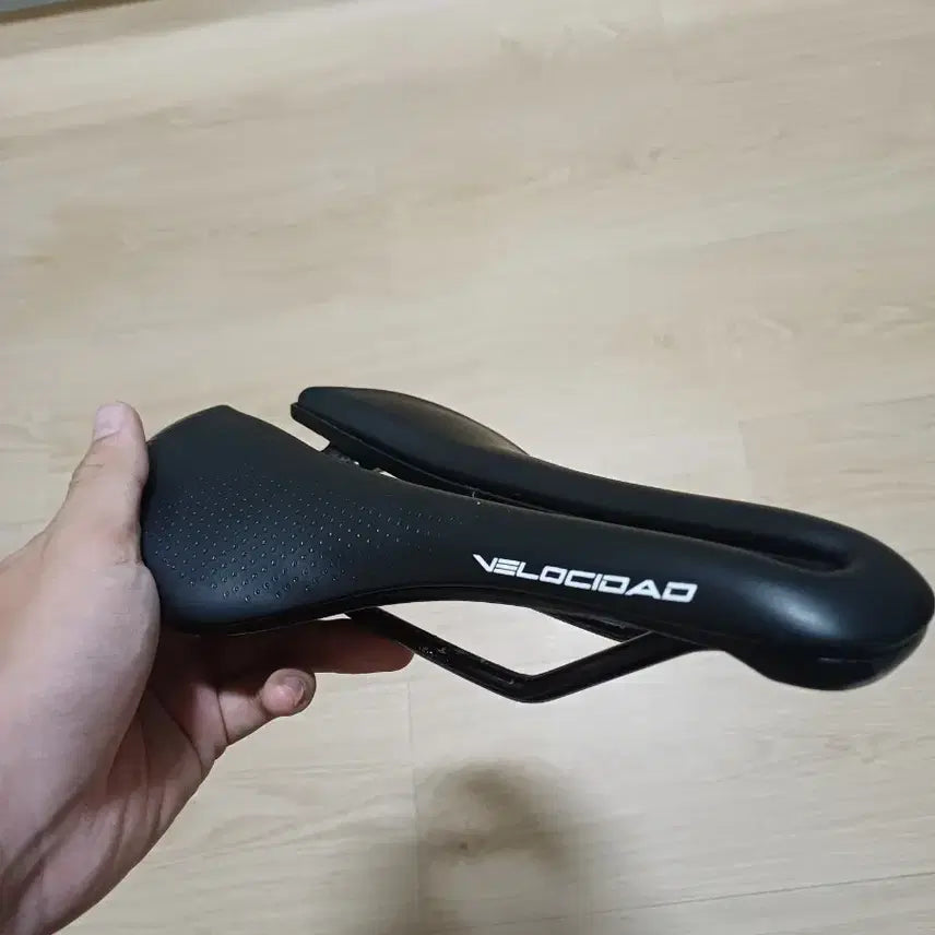 [BUNJANG] New Model Prostatic Cutout Saddle / 벨로시닷안장