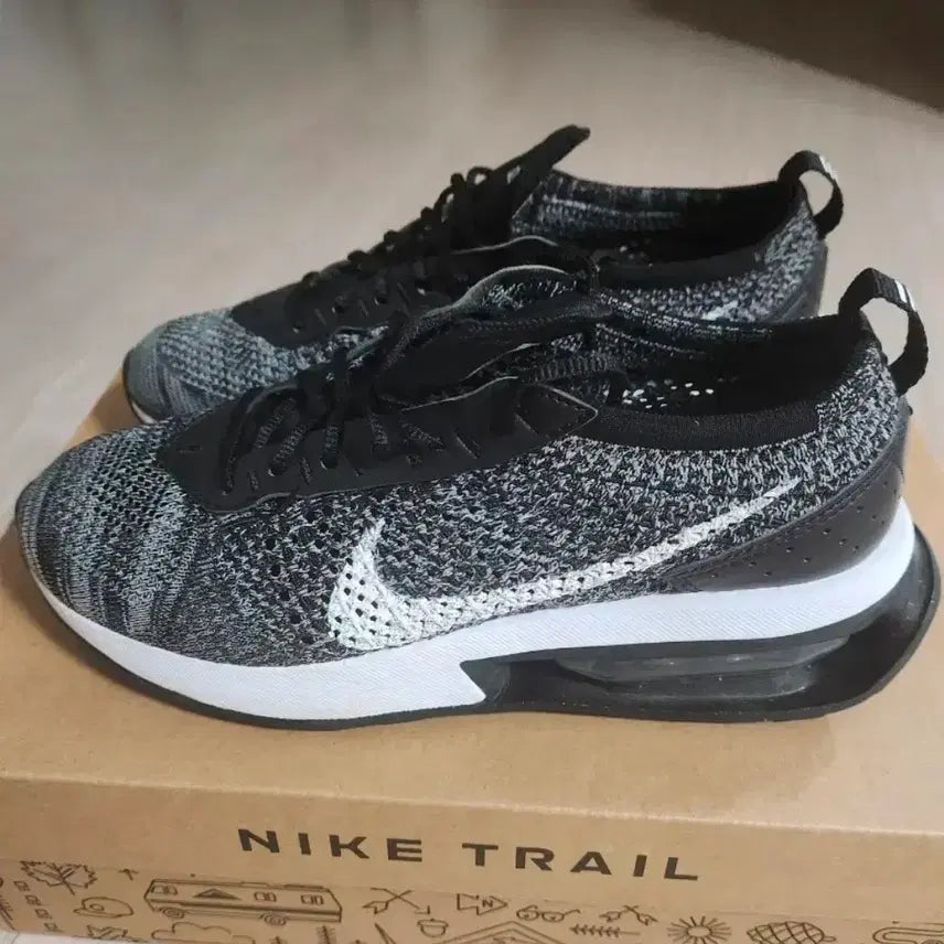 [BUNJANG] Nike Air Max Flyknit Racer Women's Sneakers (US 7.5) / (240) 나이키 에어맥스 플라이니트 레이서 운동화 팝니다.(새상품급)