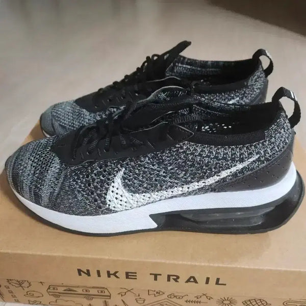 [BUNJANG] Nike Air Max Flyknit Racer Women's Sneakers (US 7.5) / (240) 나이키 에어맥스 플라이니트 레이서 운동화 팝니다.(새상품급)