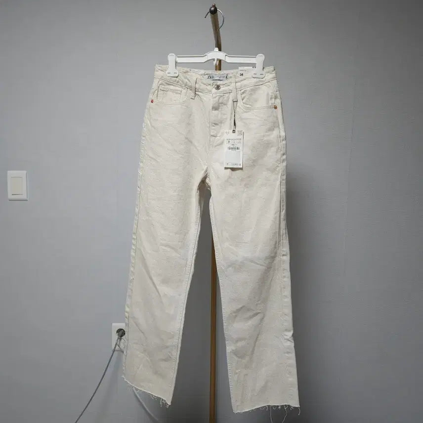 [BUNJANG] Zara Women's Straight Fit Cutting Denim Pants / 36 ) 자라 여성 스트레이트핏 커팅 데님팬츠