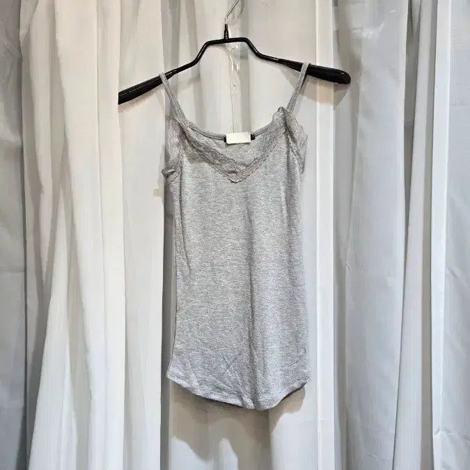 [BUNJANG] V-Neck Lace Tank Top / 밑단유 브이넥 앞레이스 그레이 나시