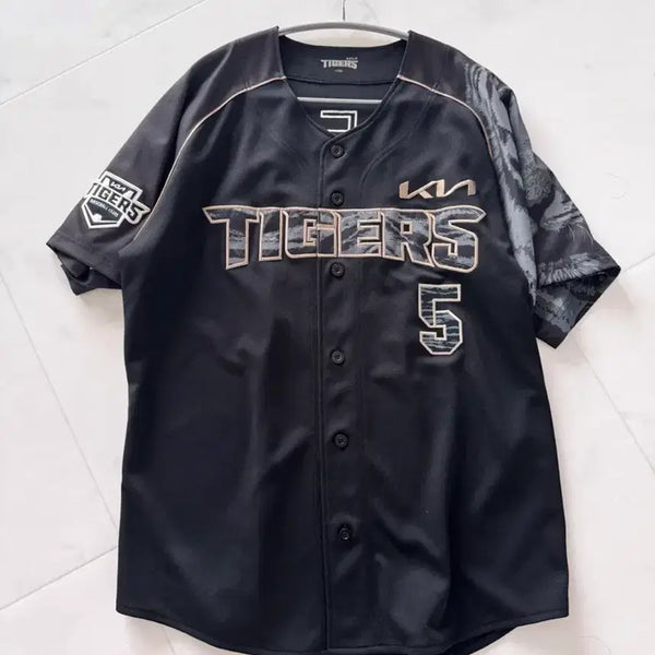 [BUNJANG] Kia Tigers Black Tigers Kim Do-young Replica Baseball Jersey Size 110 / 기아타이거즈 블랙타이거즈 블타 유니폼 110 김도영