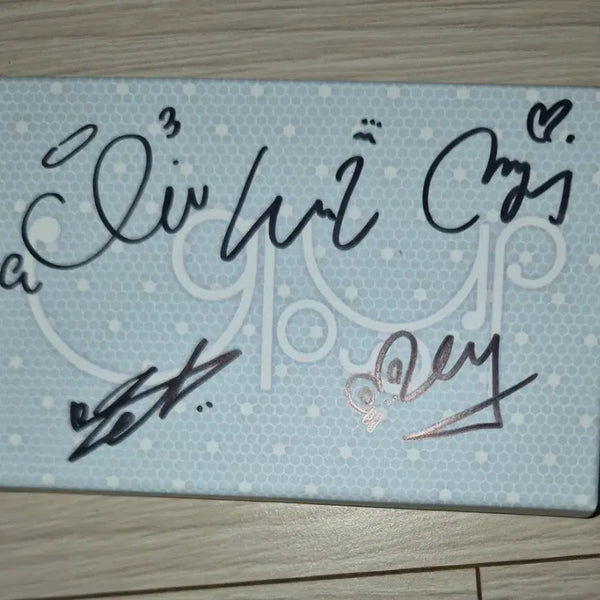 [BUNJANG] Lrene Lip Bomb Signed QR Album PLVE Photocard / 리센느 lip bomb 친필 싸인 QR앨범 PLVE 포카 있음