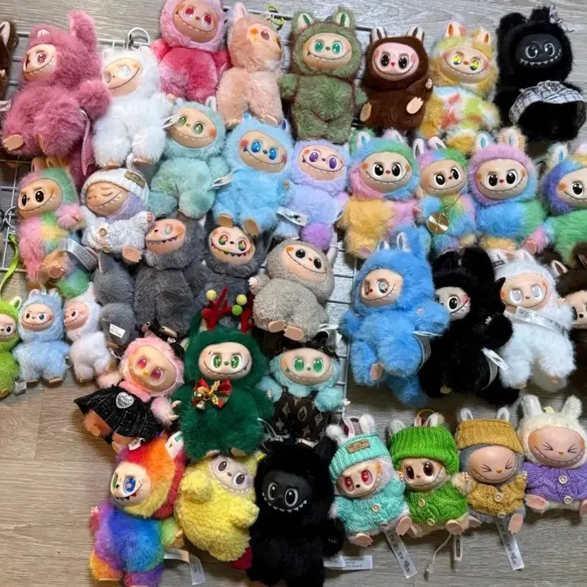 [BUNJANG] Labubu / Jmomo Keyring Plushies (43 pcs Bundle Set) / 인형뽑기 라부부/지모모 키링 인형 대처분! (총 43마리 일괄)