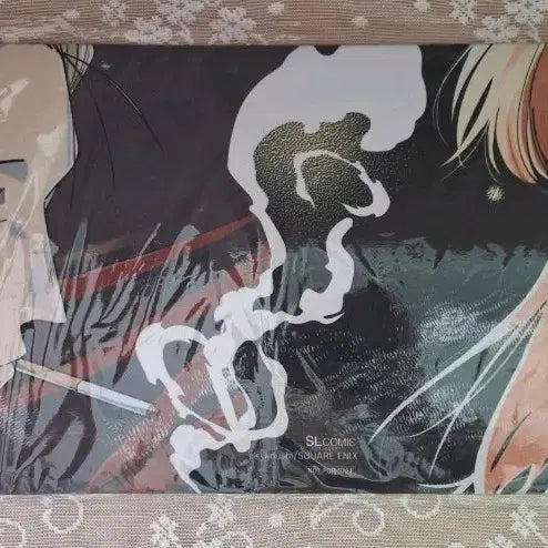 [BUNJANG] Two People Smoking Behind Super Desk Mat / 슈퍼 뒤에서 ㄷㅂ피우는 두사람 데스크 매트