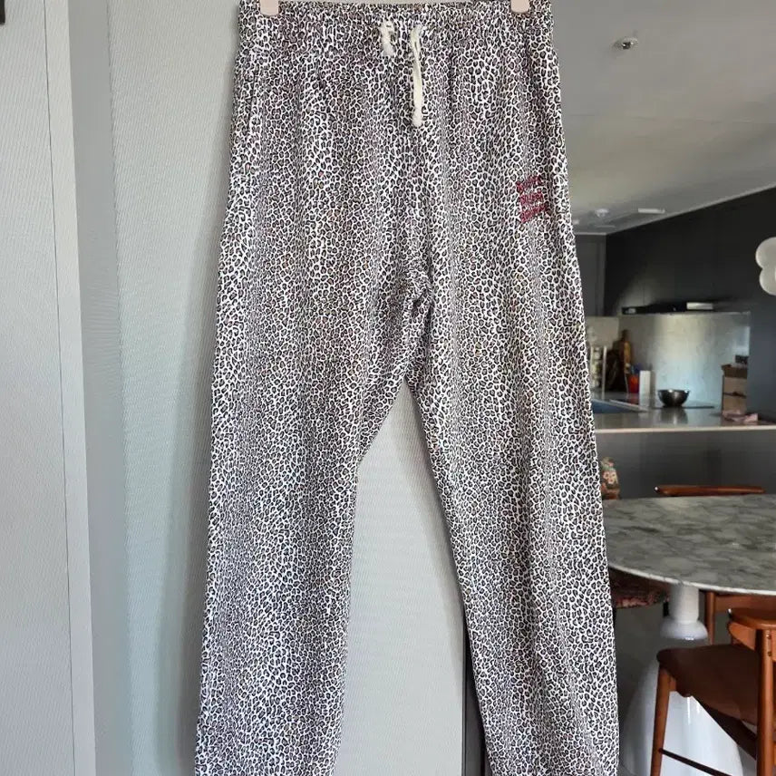 [BUNJANG] Standalone Leopard Pattern Jogger Pants Size 2 / 스탠드얼론 조거팬츠 2싸이즈