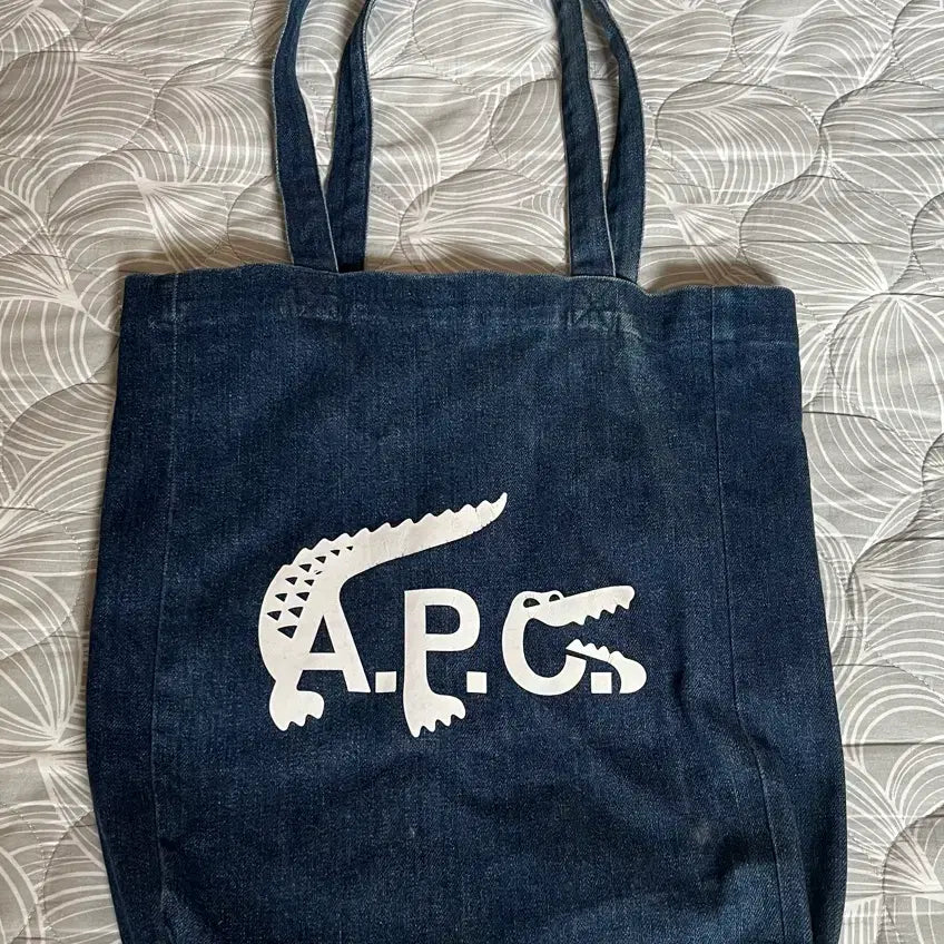 [BUNJANG] A.P.C. x Lacoste Collaboration Graphic Tote Bag / A.P.C. 아페쎄 토트백 에코백 라코스테콜라보