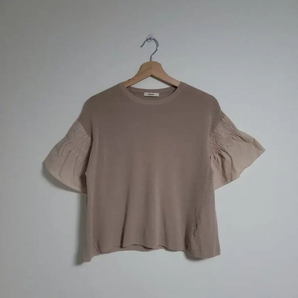 [BUNJANG] SYSTEM Women's Knit Frill Short Sleeve T-Shirt - Beige / (90) SYSTEM 시스템 여성 니트 프릴 반팔 티셔츠 베이지