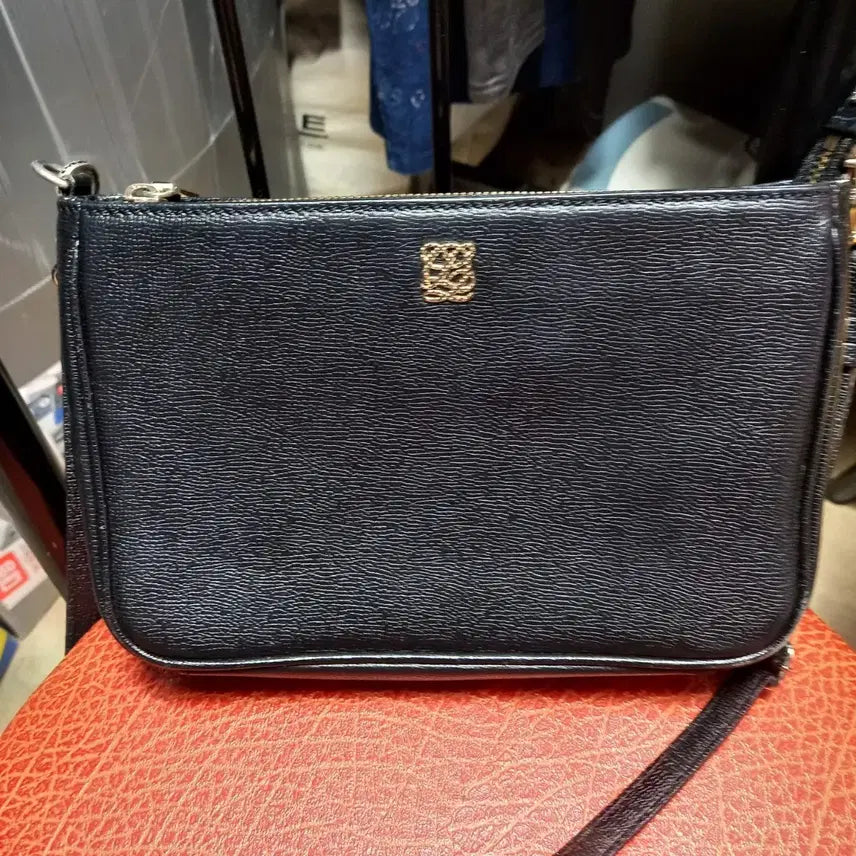 [BUNJANG] Louis Quatorze Crossbody Bag / 루이까또즈 크로스백 가로 23 세로 16
