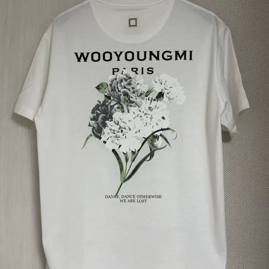 [BUNJANG] Wooyoungmi 21ss Flower Short Sleeve T-Shirt White / (44) 21ss 우영미 플라워 반팔 티셔츠 화이트