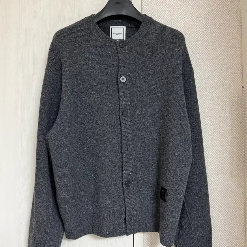 [BUNJANG] Wooyoungmi 24FW Charcoal Crewneck Cardigan / (46) 24fw 우영미 크루넥 가디건 챠콜
