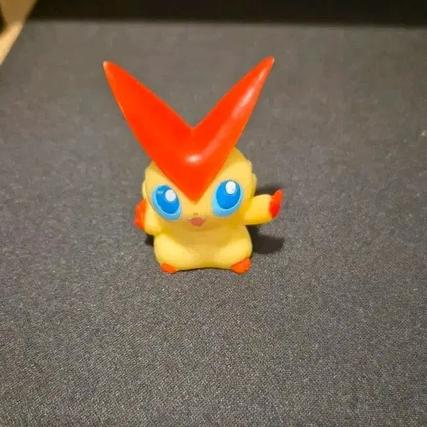 [BUNJANG] Pokemon Kids Finger Puppet Victini Figure / 포켓몬키즈 손가락인형 비크티니 피규어