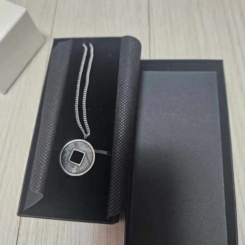 [BUNJANG] BTS Suga D-Day Coin Necklace / 슈가 디데이 엽전목걸이 bts
