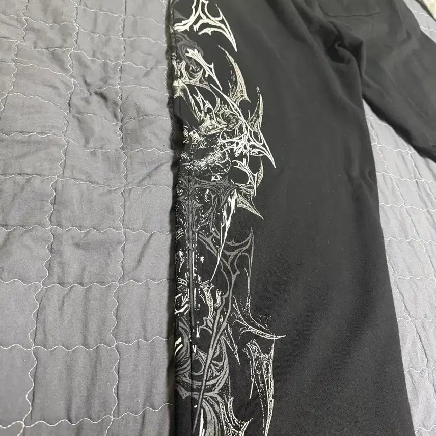 [BUNJANG] Breathe Divinity M Size T-Shirt / breathedivinity m사이즈