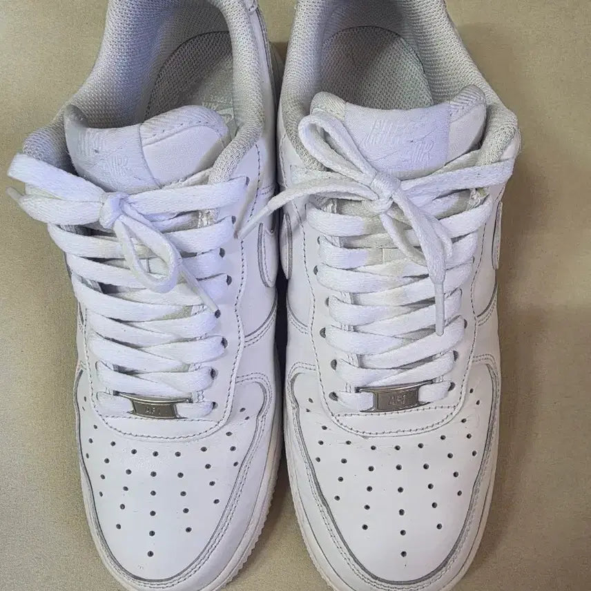 [BUNJANG] Nike Air Force 1 Low All White Sneakers / 나이키 에어포스 1 로우 올백 스니커즈