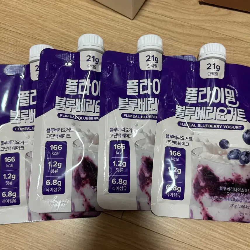 [BUNJANG] Flymeal Blueberry Yogurt Protein Shake (4-pack) / 플라이밀 블루베리 요거트 단백질쉐이크 4개