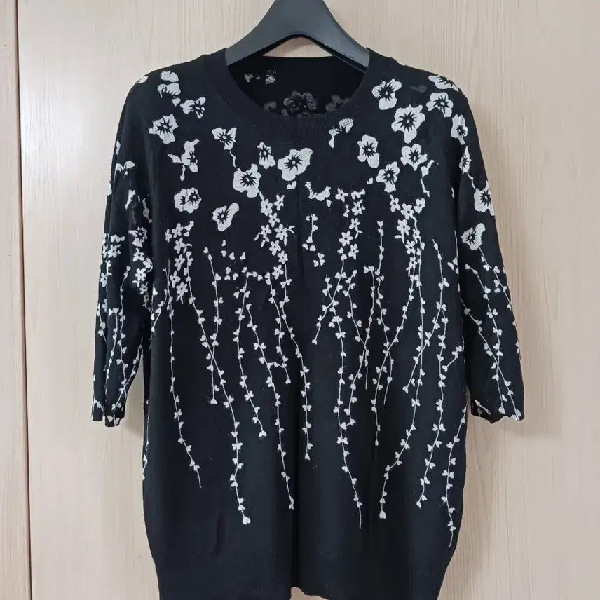 [BUNJANG] Black Flower Pattern Knit (Size 55-66) / 블랙 플라워 패턴 니트 55~66 거의새거