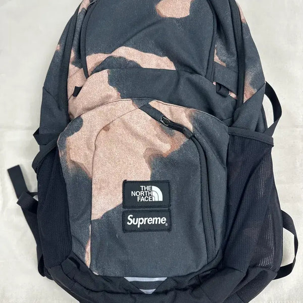 [BUNJANG] Supreme x The North Face Bleached Denim Print Pocono Backpack Black / 슈프림 x 노스페이스 백팩 (택포)