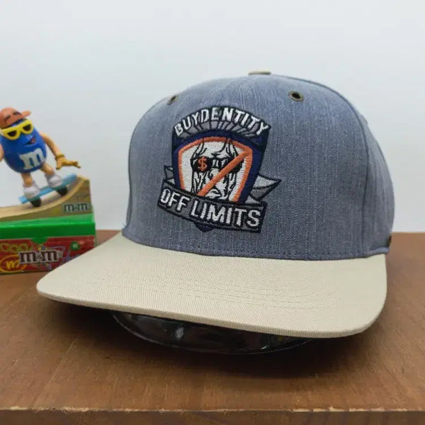 [BUNJANG] APERI Bulldog Scented Denim Snapback Hat / [새상품] 아페리 캡슐 향기나는 스냅백 모자 불독 스트릿 힙합 스냅백 모자 데님