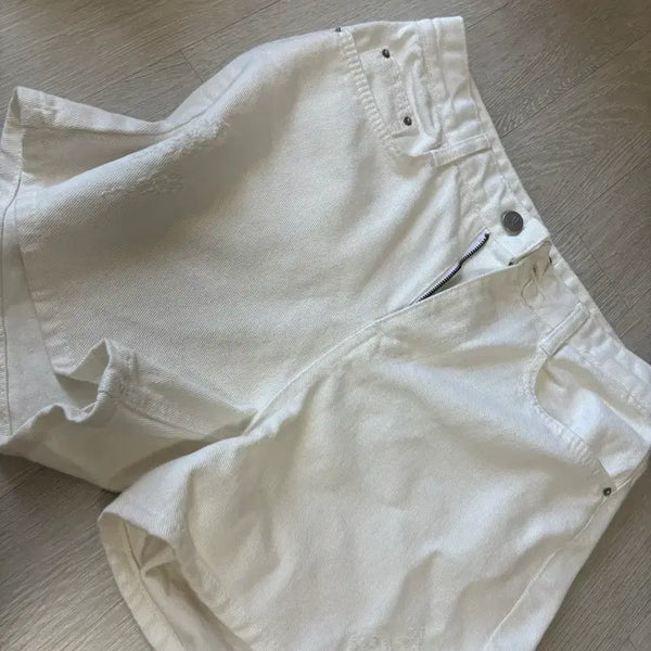[BUNJANG] White Shorts / 에이블리 흰 반바지 교신 가능