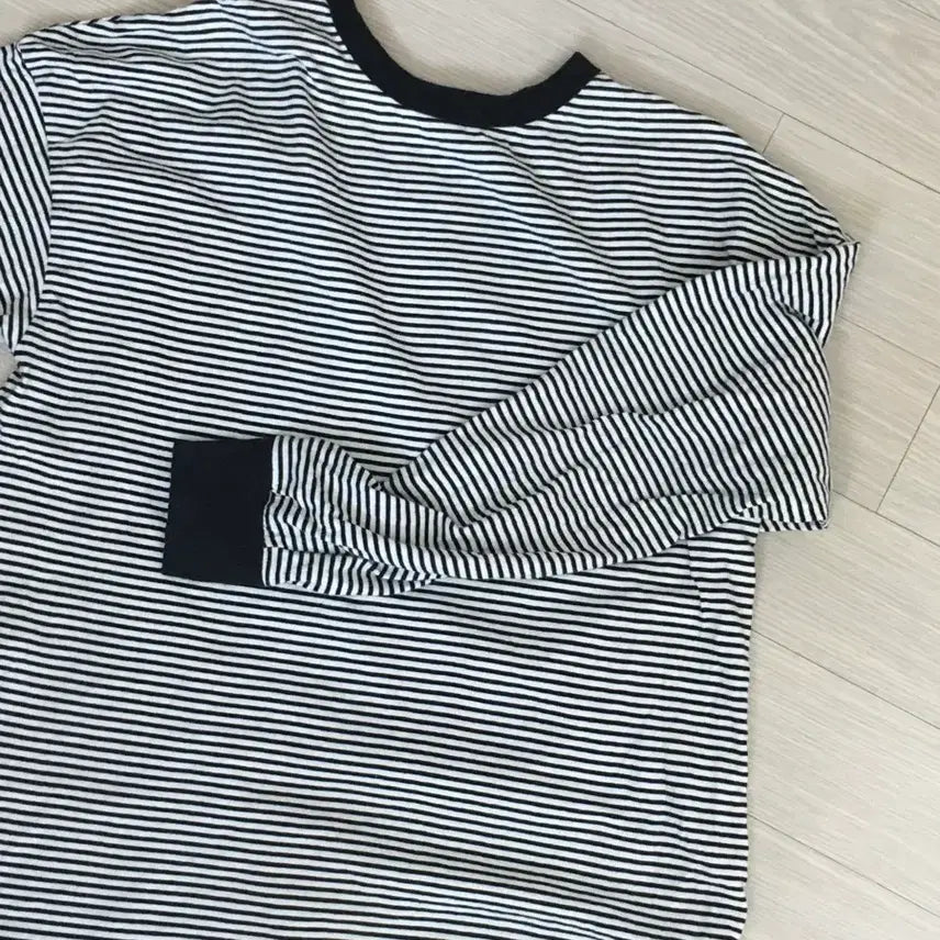 [BUNJANG] Topten Striped Long Sleeve T-Shirt Black / 스트라이프 긴팔 티셔츠 블랙 탑텐 롱슬리브