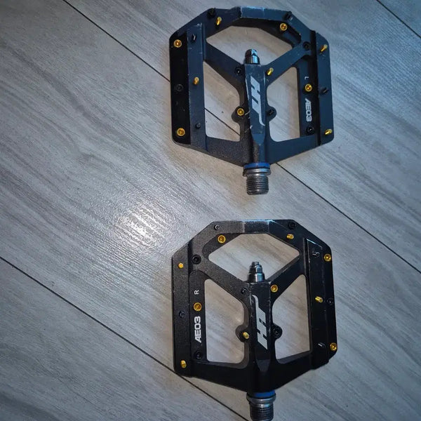 [BUNJANG] HT AE03 & Chromag SCARAB Black Pedals Set / HT Ae03 페달 과 크로맥 SCARAB 블랙 페달